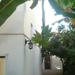 Karis Hotel 2*