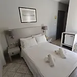 Karis Hotel 2*