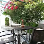 Karis Hotel