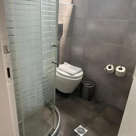 Karis Hotel 2*