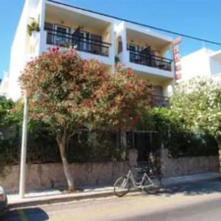 Karis فندق بلدة كوس